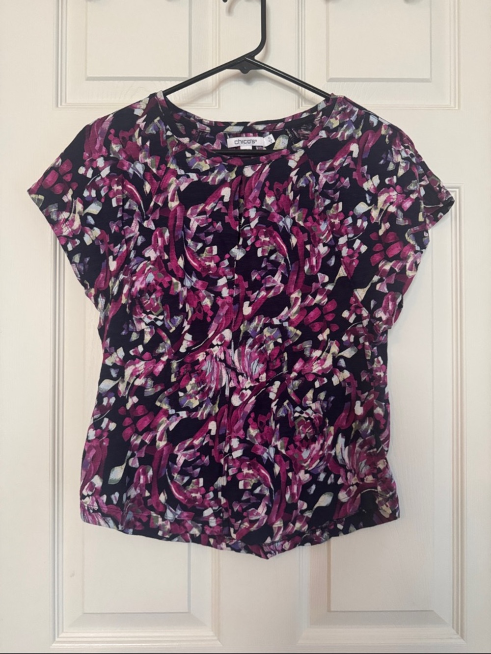 Chico's Black and Purple Abstract Floral Short Sleeve Top